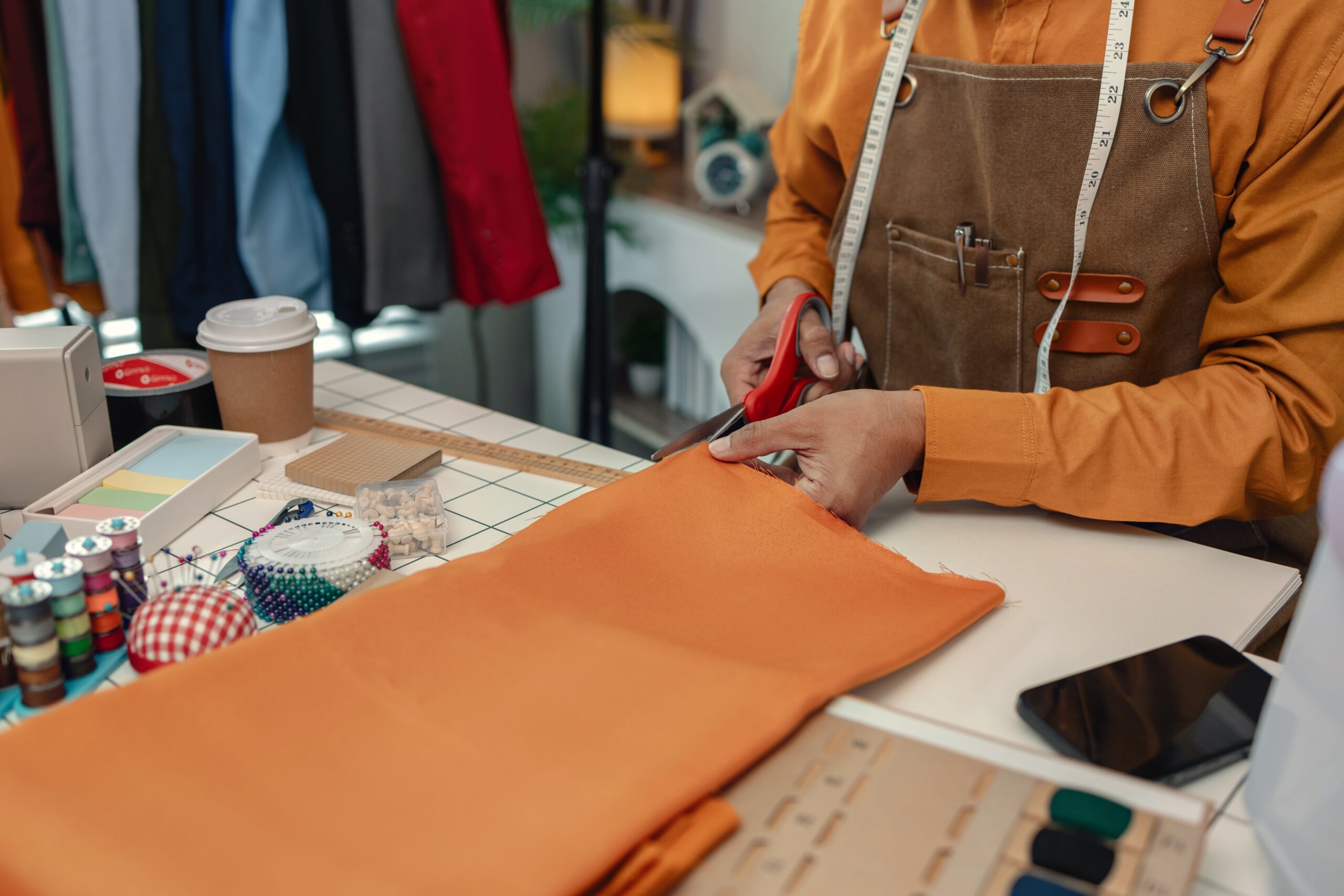 Feel the city’s aesthetics through textures and materials